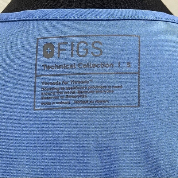 Figs Technical Collection Casma 3 pocket  Scrub Top Size Small - Picture 7 of 7